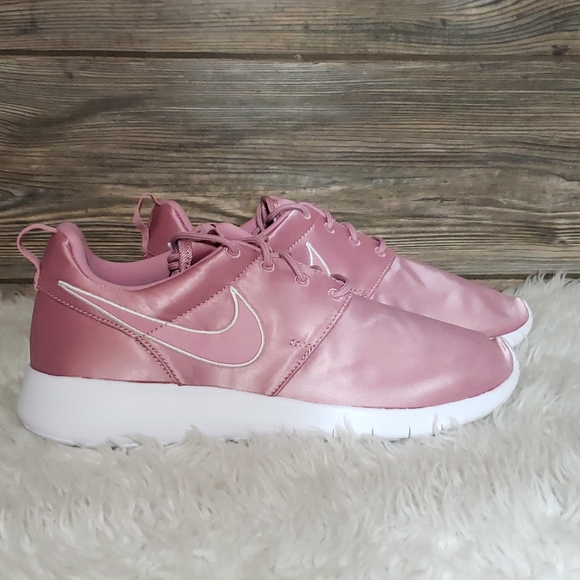 New Nike Roshe One Pink Satin Sneakers - Picture 3 of 7
